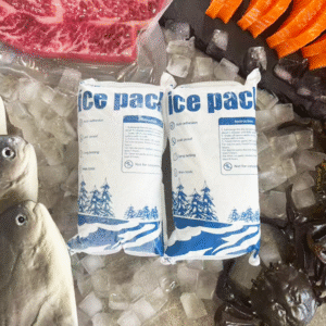 Packing frozen food with dry ice