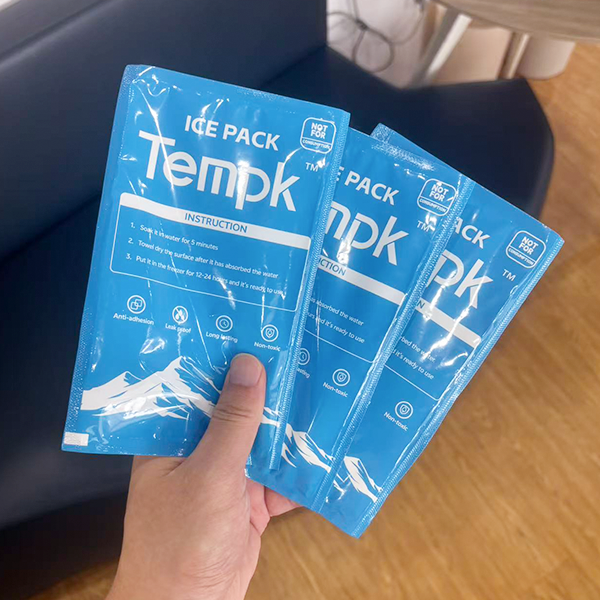 Dry ice packaging and dry ice packs