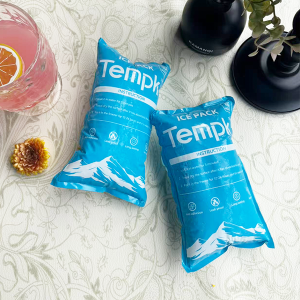 Reusable dry ice wrap for meat